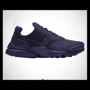 Boys Nike presto size 7